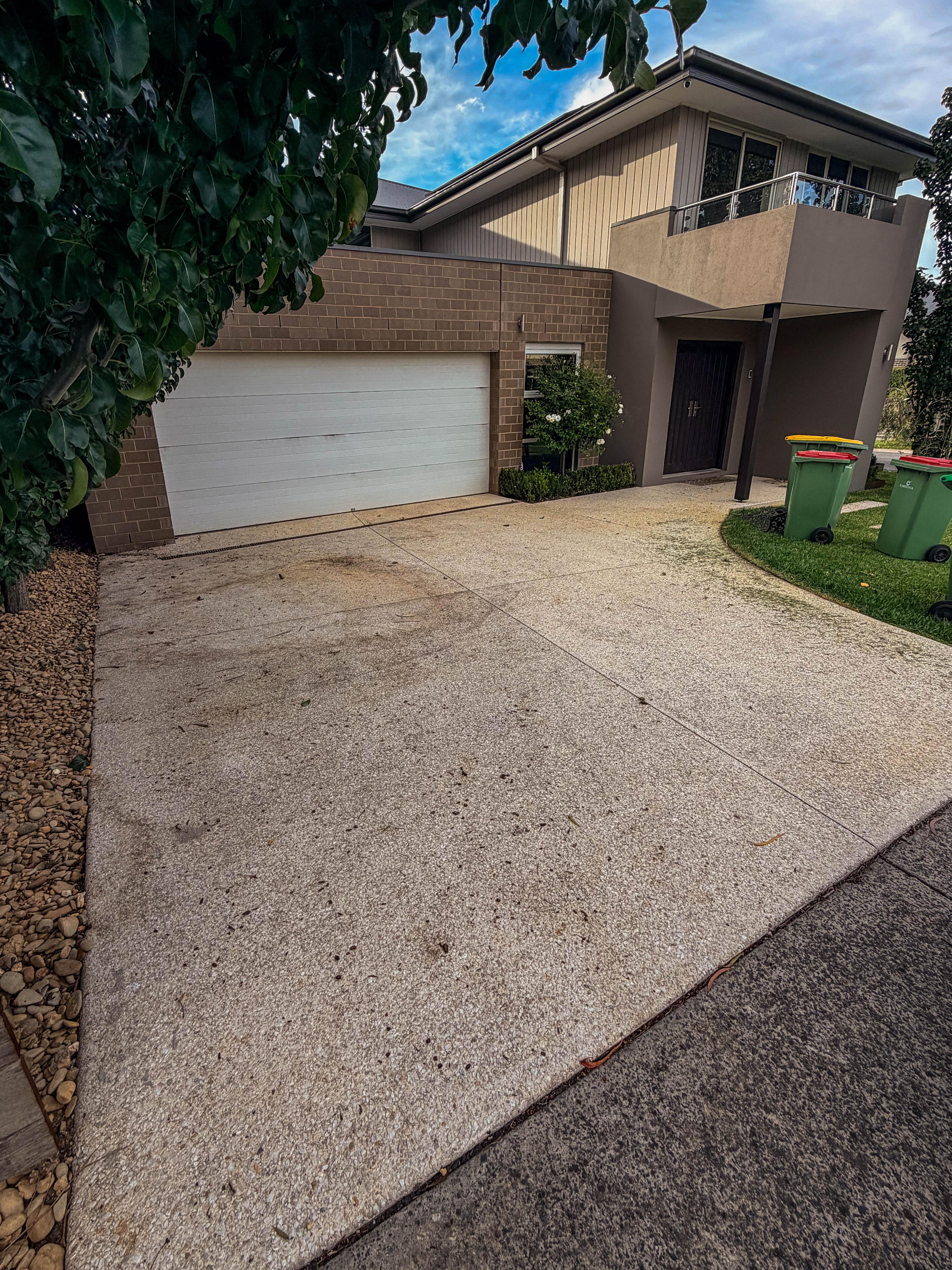 Driveway Refresh before cleaning